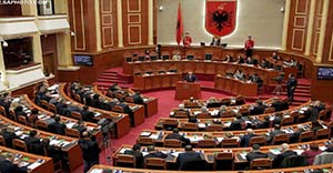 Parlamenti i Shqipërisë miraton Statusin e Naftëtarit